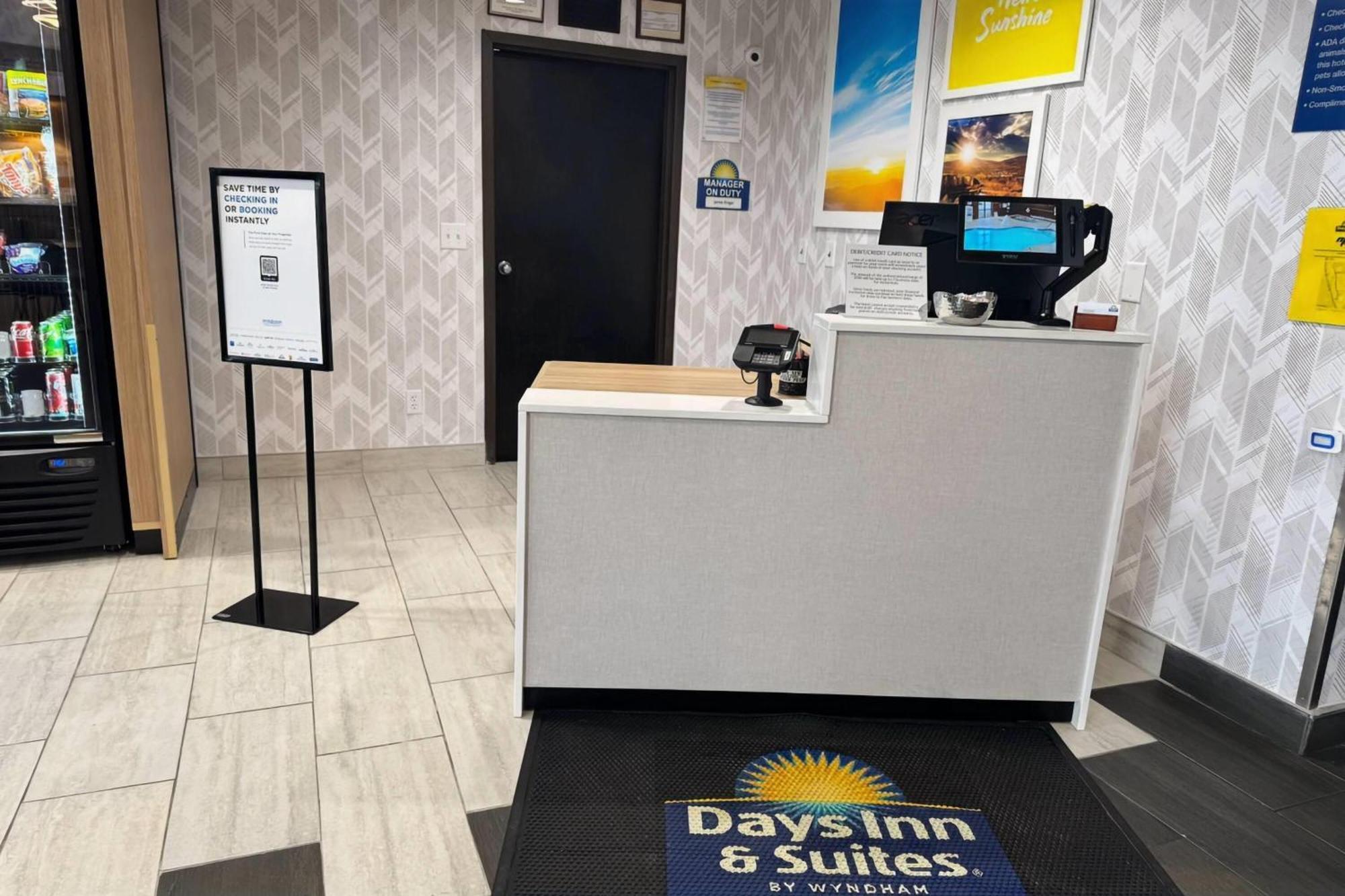 Days Inn&Suites by Wyndham Wausau Exterior foto